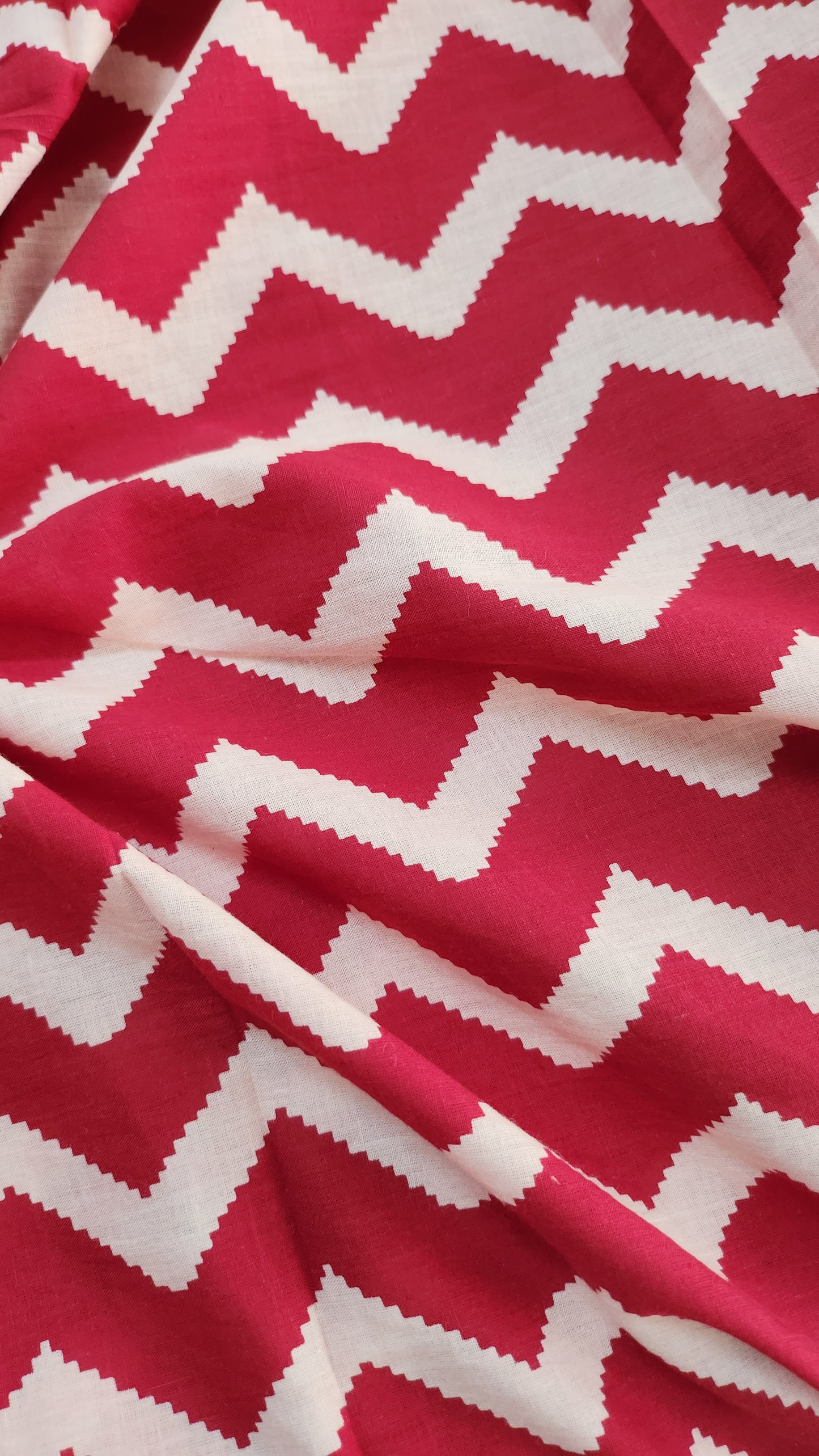 Red & white color Zigzag design with Pure cambric cotton